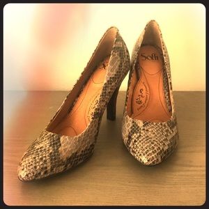 New Size 8 Sofft luxury 2in Heels in Snakeskin